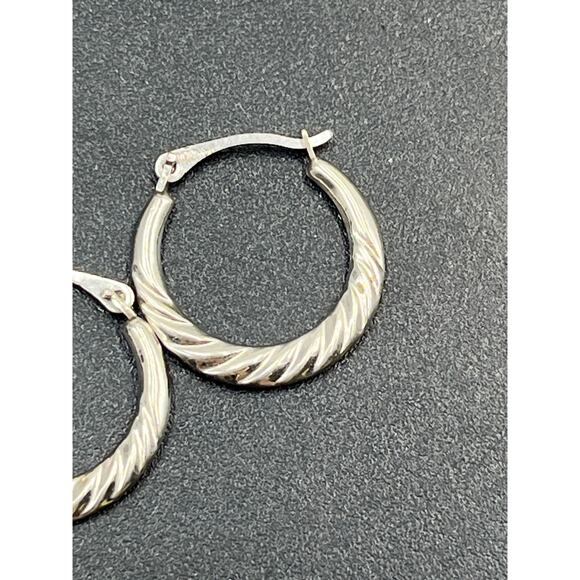 14k White Gold 3mm Crescent Shrimp Small Hoop Earrings .70 grams ZZ JI - Picture 6 of 10